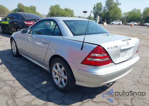 2001 Mercedes-Benz Slk 230 Kompressor z USA, uszkodzony, nr VIN WDBKK49F91F221675